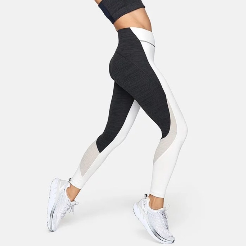 Outdoor Voices 7/8 TechSweat Leggings Sz Small